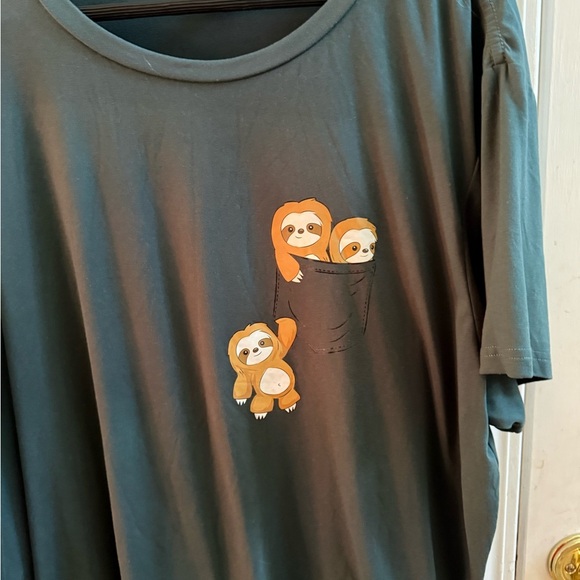 New SHEIN Curve Sloth Tee Shirt - Picture 4 of 5